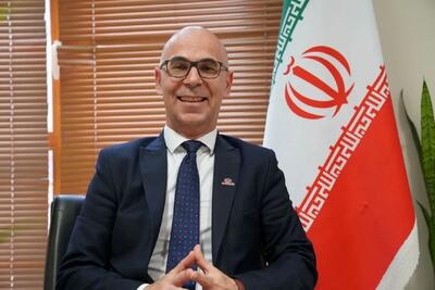 احمدزاده: دولت به‌جای کاهش هزینه‌ها از طبقه متوسط برداشت می‌کند