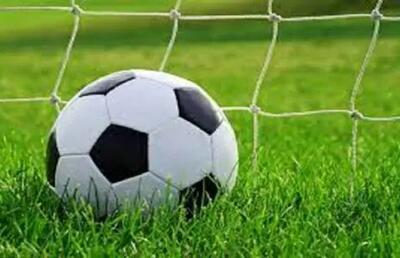 وضعیت افتضاح چمن ورزشگاه شهرقدس+عکس