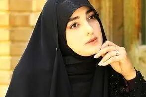 خانم مجری تلویزیون با یک تیپ مجلسی خودنمایی کرد
