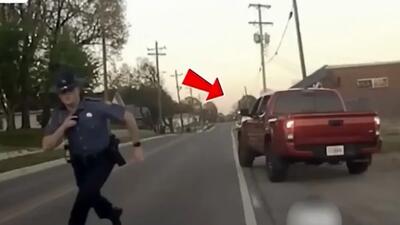  تعقیب و گریز پرسرعت پیکاپ قرمز در مرکز شهر لیتل راک + فیلم