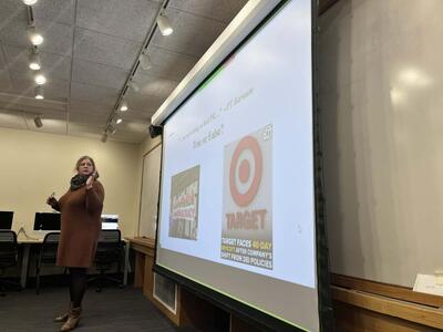 دانشجویان «Writing for PR» با شبیه‌سازی مدیریت بحران، مهارت‌های واقعی روابط عمومی را می‌آموزند - شارا