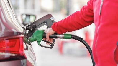 سه نرخه کردن بنزین یک تصمیم عاقلانه و عادلانه است/ دولت می تواند اصلاحات بعدی را هم انجام دهد