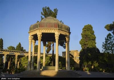 دیوان‌های بازاری بلای جان شعر خواجه/«الا یا ایهاالساقی» از حافظ است یا یزید؟ - تسنیم