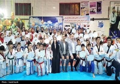 گرامیداشت روز مادر در بیجار/لحظاتی صمیمی که ماندگار شد فیلم - تسنیم