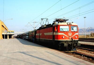 کاهش لکوموتیوهای فعال کشور به زیر 50 درصد - تسنیم