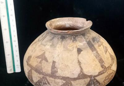 کشف و ضبط 12 قطعه شی تاریخی در جیرفت - تسنیم