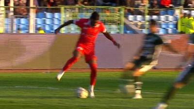 صحنه مشکوک در محوطه جریمه آلومینیوم