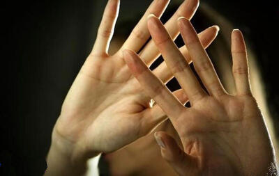 تعرض به دختر نوجوان جلوی دوربین و اخاذی از خانواده‌اش