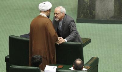 ظریف با شکایت رسایی در دادگاه محکوم شد