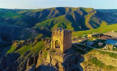  قلعه ضحاک با بیش از سه هزار سال قدمت