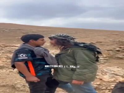  ایستادگی نوجوان فلسطین مقابل شهرک نشینی که قصد گرفتن زمین او را داشت