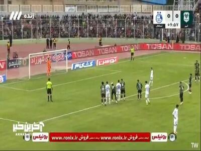 گل اول استقلال به خیبر توسط آسانی  از روی نقطه پنالتی
