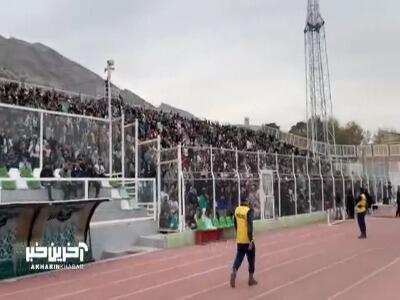 کنایه هواداران خیبر به استقلالی ها با شعار ۷ تایی ها