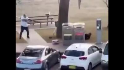  لحظه خلع سلاح یکی از مهاجمین در سیدنی