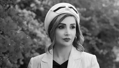 استایل کلاسیک «شبنم قلی‌خانی» در دبی؛ کلاه سفید و جاکت خط‌دار (عکس)