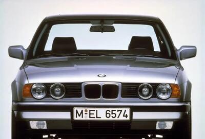  تاریخچه BMW سری ۵: از مدل ۵۳۵i تا نجات برند در دهه ۷۰ (فیلم)