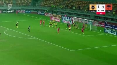 این صحنه عجیب از بازی سپاهان هم خیلی دیده شد