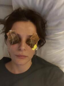  بازیگر سریال «اشرف رویا» از راهکار عجیب خود برای رفع پف چشم پرده برداشت - چی بپوشم