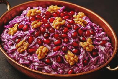  تهیه سالاد انار یلدایی خوشمزه؛ مهمانان شب یلدا رو سورپرایزکن!
