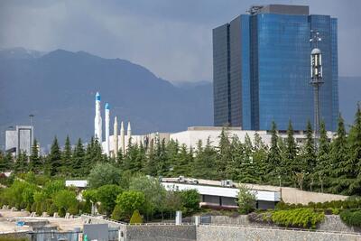 ماندگاری یازده‌هفته‌ای نرخ بهره در اوج؛ سیاست پولی بانک مرکزی منقبض ماند؟