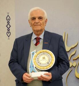 نشان عالی مدیر سال به دکتر محمدمهدی کامکار رسید