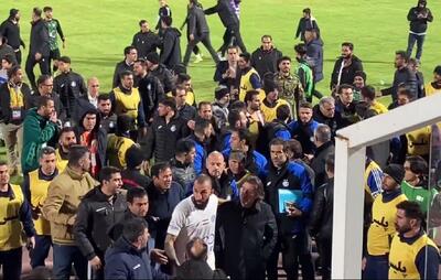 ببینید / اوج تنش پس از تساوی؛ ساپینتو و رحمتی وارد درگیری لفظی و فیزیکی شدند