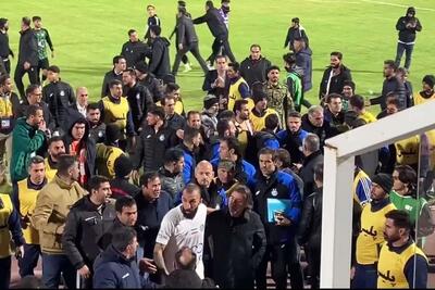 واکنش باشگاه‌های استقلال و خیبر به اتفاقات بازی امروز؛ انتشار تصاویری از جراحت مربی دروازه‌بان‌های استقلال و پای زخمی بازیکن خیبر