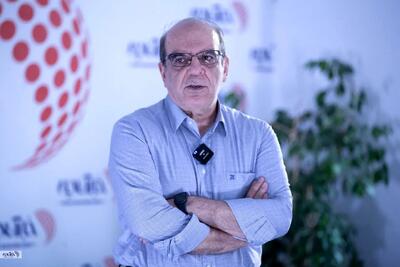 روایت عباس عبدی از رابطه افزایش قیمت بنزین و اعتراضات مردمی؛ اعتراض مردم ریشه‌های دیگری دارد