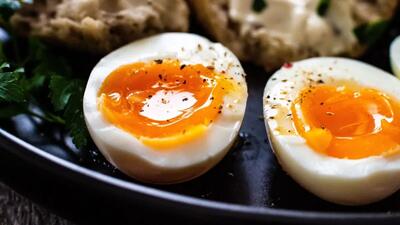  خوراکی معجزه‌آسا: زرده تخم‌مرغ، پیری مغز را کند میکند