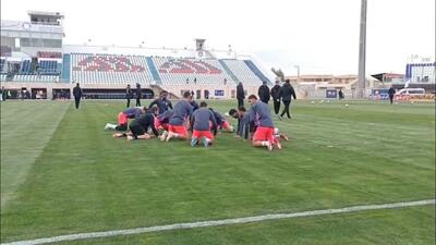 لحظاتی از گرم کردن بازیکنان مس رفسنجان - گل‌گهر