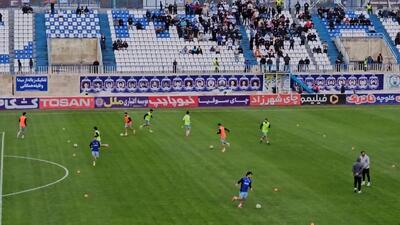 گرم کردن بازیکنان ملوان - فجرسپاسی قبل از شروع مسابقه