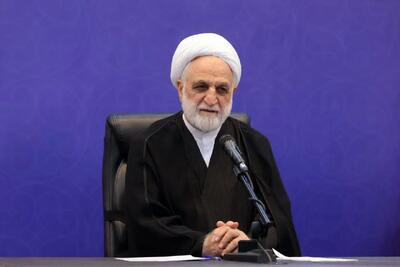 مسئله ارز و نوسانات ارزی را رها نکنید و ابتر نگذارید