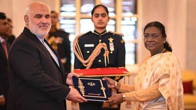 تقدیم استوارنامه سفیر جدید ایران به رئیس‌جمهور هند