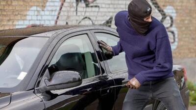  دستگیر سارق لوازم داخل خودرو در کرج ؛ کشف ۳۰ فقره سرقت