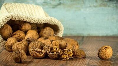  بادام، گردو یا دانه چیا کدام برای کاهش وزن و سلامت مغز مناسب‌تر است؟
