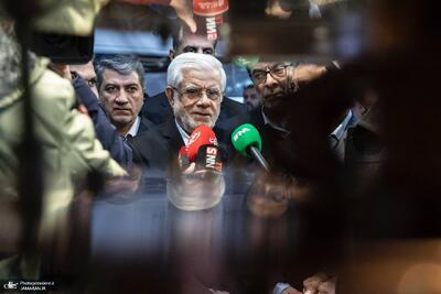  عارف: دولت از شرکت‌های دانش بنیان حمایت می‌کند/ کیفیت محصولات دانش‌بنیان داخلی کمتر از نمونه‌های خوب خارجی نیست/ مسیر پیشرفت کشور در مسیر فناوری‌های نوظهور باید ادامه یابد