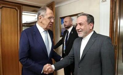 لاوروف و عراقچی درباره برنامه هسته‌ای ایران گفتگو می‌کنند
