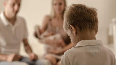 پدر و مادرهای سلطه‌جو و نسل آلفا؛ مرز باریک میان تربیت و نقض حقوق کودک/ چرا زمان بازتعریف مفهوم والدگری در ایران فرا رسیده است؟