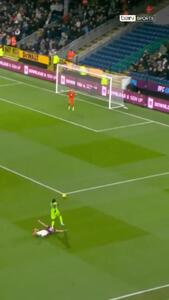 ویدئو: شوت کالوین بسی سر از آسمان درآورد - پارس فوتبال