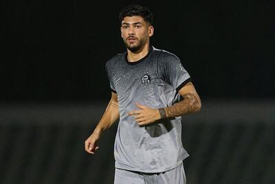 مصدومیت بدموقع وینگر استقلال - پارس فوتبال