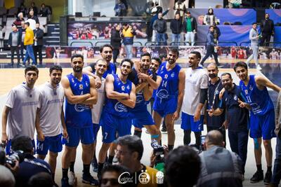 استقلال بالاخره در لیگ برتر بسکتبال شکست خورد؛ حامد حدادی ۶ دقیقه بازی کرد - پارس فوتبال