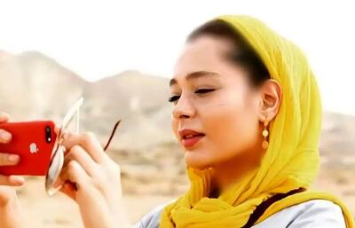  عکس سیاه و سفید سانیا سالاری،  بازیگر دلدادگان با ژست غمگین