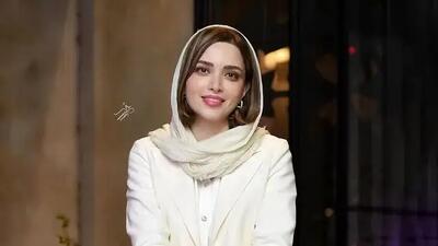  فیلم / احساساتی شدن و گریه بهنوش طباطبایی در کنسرت این خواننده خوش‌صدا/ بنمای رخ که باغ و گلستانم آرزوست؛ بگشای لب که قند فراوانم آرزوست...