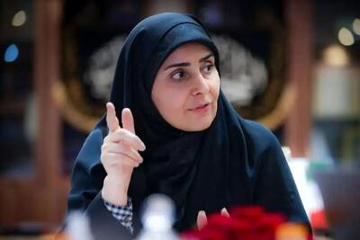 خانم وزیر در حال ربان‌بری + عکس