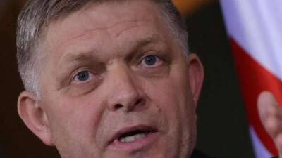  نخست وزیر اسلواکی: «اوکراین سیاه‌چاله‌ای است که میلیاردها یورو، تفکر اقتصادی منطقی و آینده پایدار اتحادیه اروپا را هدر می‌دهد.»