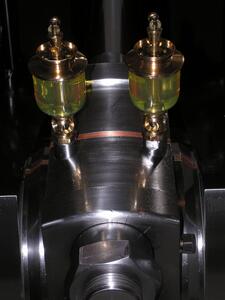 انسان، موجودی که باور کرده هیچ مانعی سد راه او نیست؛ تولید ماشین آلات بدون نیاز به روغنکار