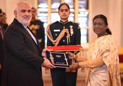 سفیر ایران استوارنامه خود را تقدیم رئیس جمهور هند کرد - تسنیم