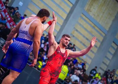 دو راهی بزرگ جلوی پای ستاره کشتی ایران