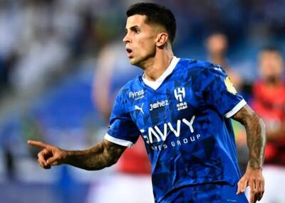 درگیری جنجالی ستاره الهلال در هواپیما! (عکس)