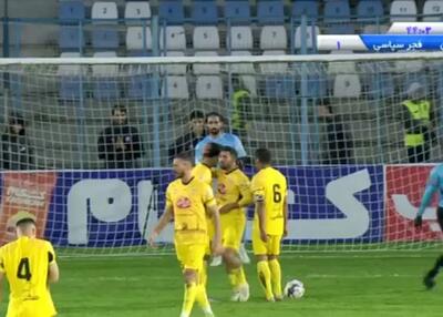 فرشید اسماعیلی پنالتی را هدیه داد! (عکس)